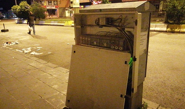 Ağrı'da Elektrik panoları tehlike saçıyor!