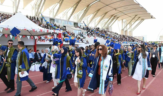 Ahi Evran Üniversitesi’nden ‘Ahilik Yemini’ ile mezun oldular