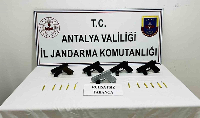 Antalya’da silah ve mühimmat kaçakçısı jandarmaya takıldı