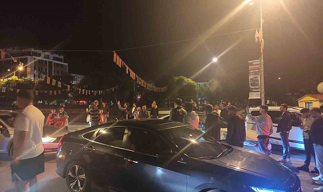 Ardahan'da da Milli Takımın Çeyrek Finale Çıkışı Kutlandı
