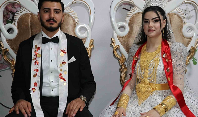 Aşiret düğününde geline 3 kilo altın, damada 4 milyon TL takıldı