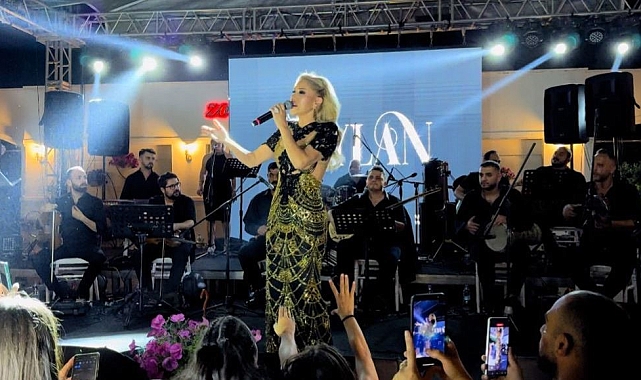 Aşiret düğününe katıldı Ünlü sanatçı Ceylan Hilton