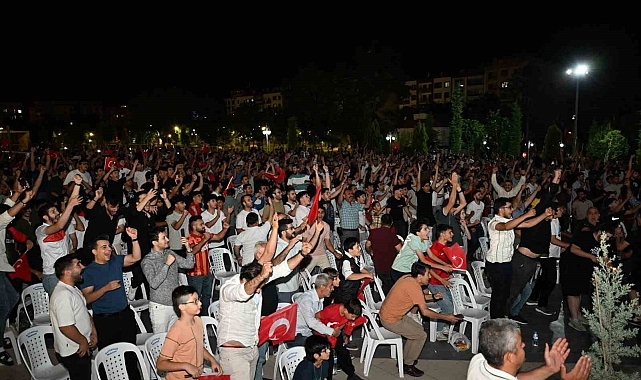 Battalgazi Belediyesi'nde milli maç coşkusu