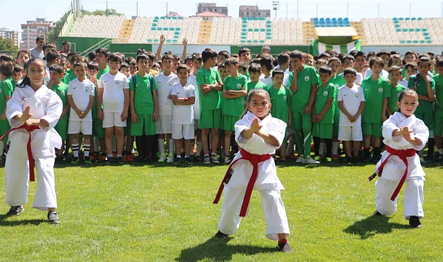 Bin 200 çocuk sporla buluştu