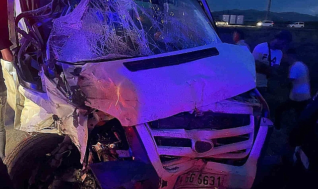 Bitlis-Tatvan karayolunda trafik kazası: 6 aralı