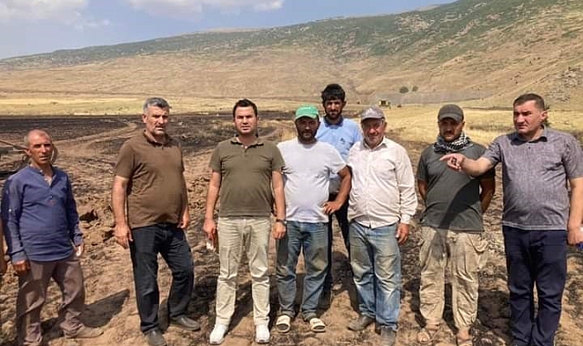 Bitlis'te Biçerdöverle hasat sırasında çıkan yangında 4 hektar alan yandı