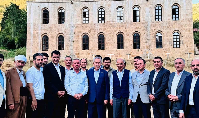 Bülent Arınç Hakkari'yi ziyaret etti