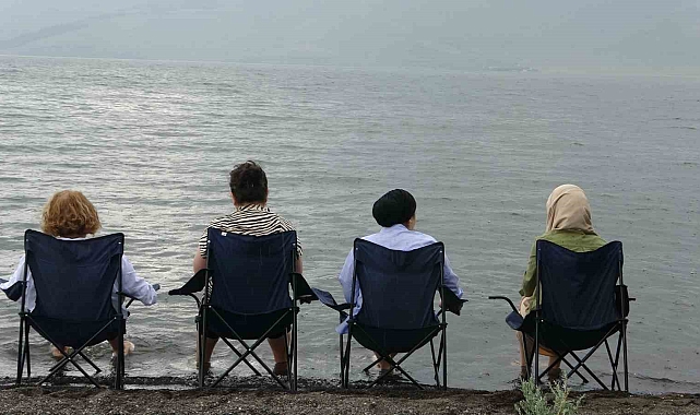 Çıldır Gölü Yazın Bir Başka Güzel