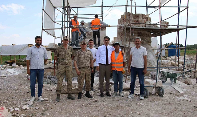 Deprem de hasar gören  Erciş'te ' ki kümbette restorasyon çalışması devam ediyor
