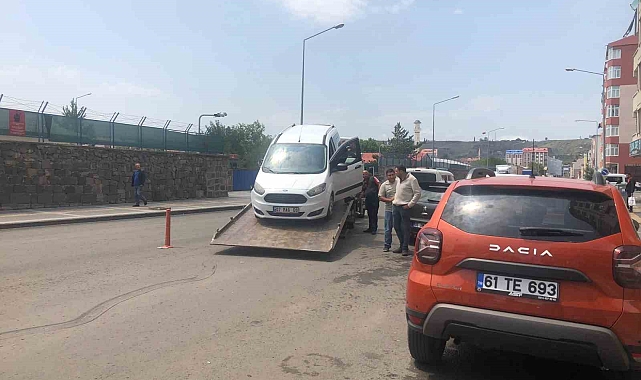 Direksiyon hakimiyetini kaybeden sürücü kaza yaptı: 1 yaralı