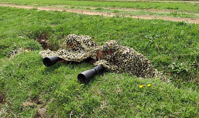 Doğa fotoğrafçıların sabırla çekecekleri o anı saatlerce bekliyor