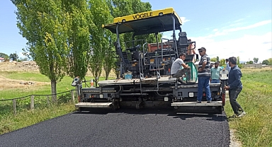 Doğubayazıt’ta asfalt serim işlemleri hız kesmeden sürüyor