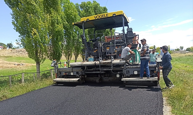 Doğubayazıt’ta asfalt serim işlemleri hız kesmeden sürüyor