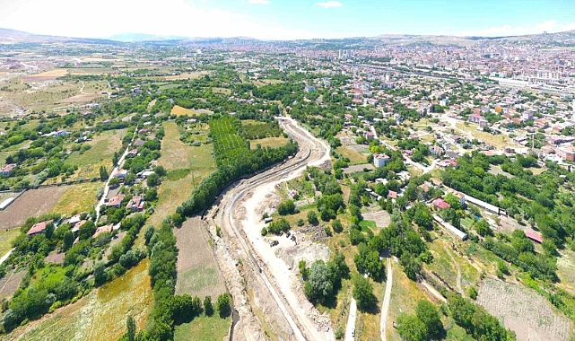 Elazığ’da taşkın koruma inşaat çalışmaları sürüyor
