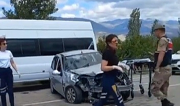 Erzincan’da trafik kazası: 1 ölü, 1 yaralı