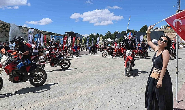 Erzincan Ergan Dağı Doğa Sporları Festivali renkli görüntülerle sona erdi