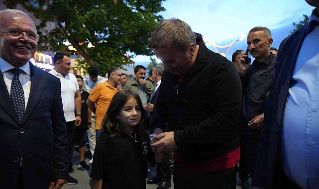 Erzincan Valisi Hamza Aydoğdu minik kız ile sohbeti yüzleri gülümsetti
