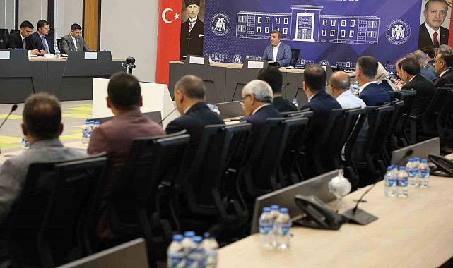 Erzincan Valisi kurum müdürleriyle biraraya geldi