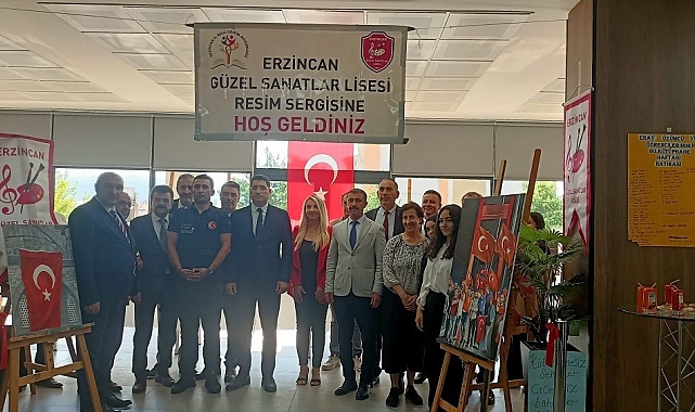 Erzincan'da 15 Temmuz resim ve kitap sergisi açıldı