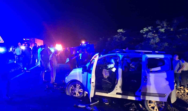 Erzincan'da trafik kazası: 3 ölü, 3 yaralı