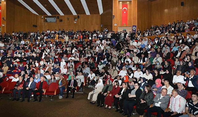 Erzurum Atatürk Üniversitesi, 2023-2024 akademik yılı mezunlarını uğurladı