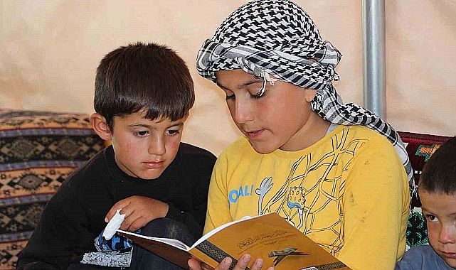 Erzurum&#039;da göçer çadırında Kur&#039;an kursu