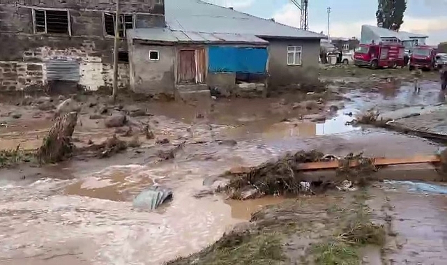 Erzurum'da yağmur ve dolu etkili oldu, dereler taştı