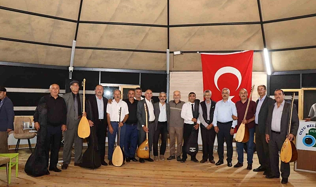 Erzurumlu aşıklar sazları ve sözleriyle coşturdu
