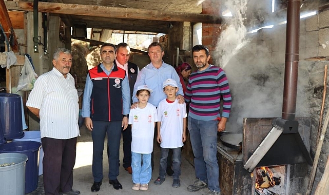 Erzurum'un coğrafi işaretli ürünü dut pekmezinin yapılışı