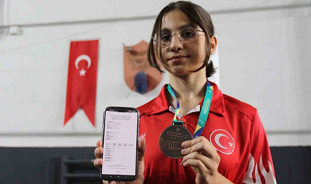 Eskişehirli öğrenciden çifte başarı