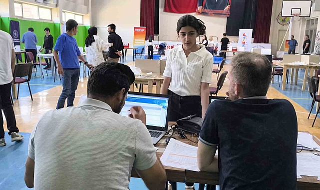 Hakkari'de 75 öğrenci deneyap sınavına katıldı