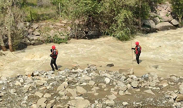 Heyelanda suya kapılan 10 aylık bebek aranıyor