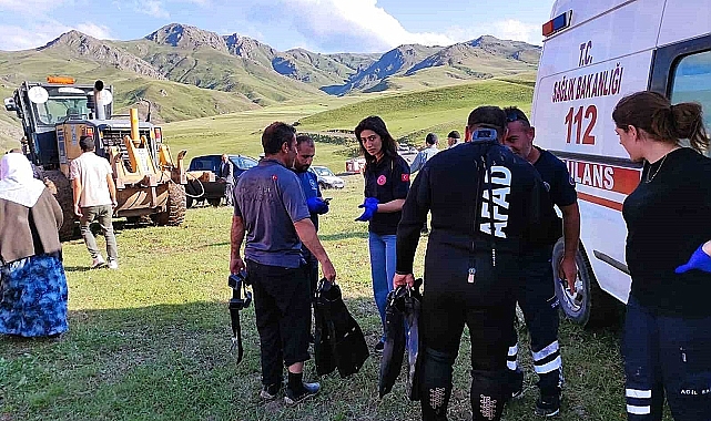 Horasan&#039;da serinlemek için gölete giren 4 çocuktan 1&#039;i kayboldu