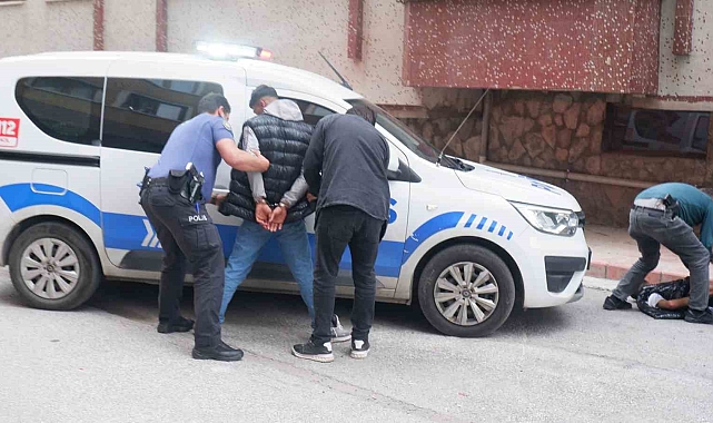 İki gurup arasında çıkan kavga kavgası kanlı bitti