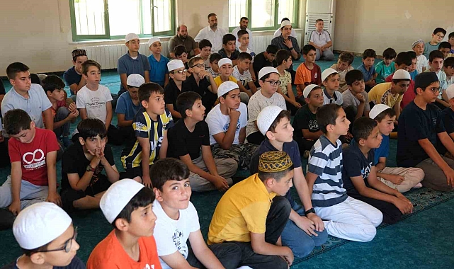 İşliyen, Kur'an kursu öğrencileriyle bir araya geldi