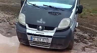 İtfaiye ekipleri tarafından kurtarıldı Dağda mahsur kalan baba ve oğlu