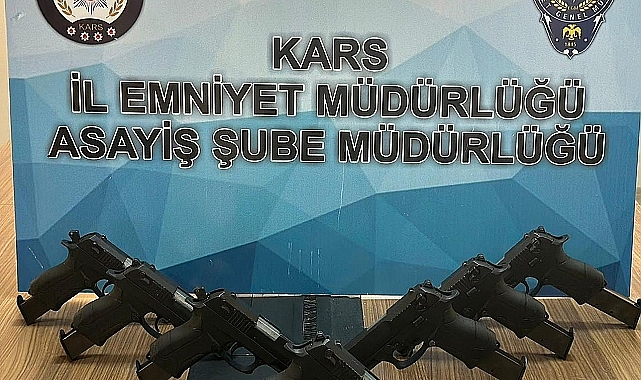 Kömürlükte saklanan silahlar polise takıldı