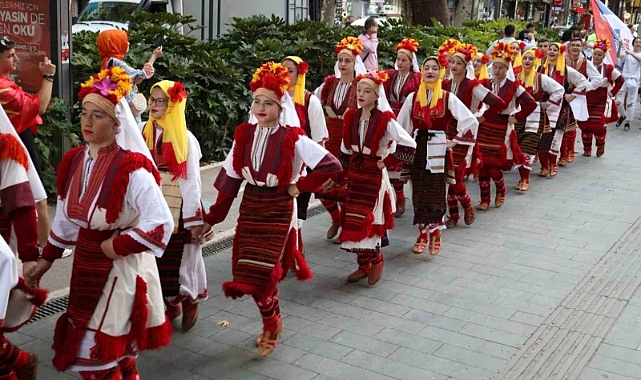 Kocaeli 1. Balkan Halk Oyunları Festivali başladı