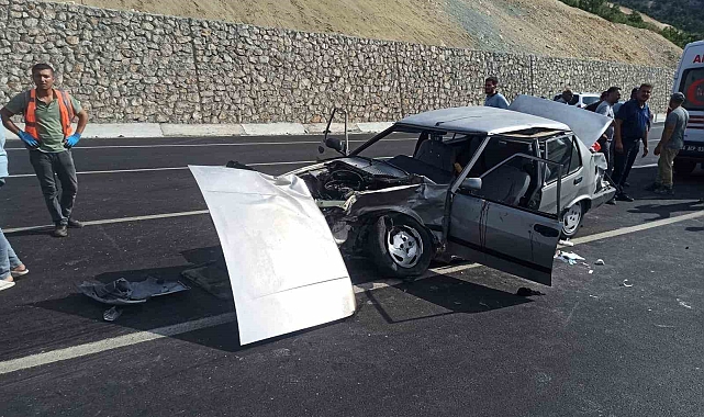 Malatya'da iki aracın karıştığı kazada 5 kişi yaralandı