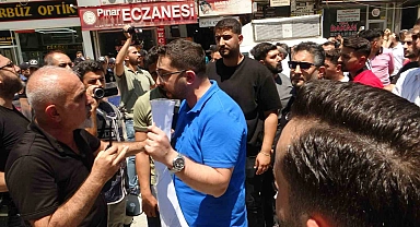 Malatya'da yıkım için dükkanlar boşaltılmayınca elektrikleri kesilen esnaf yol kapattı