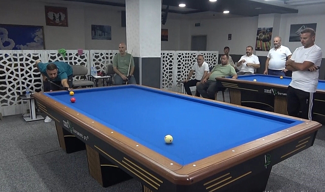Muş'ta düzenlenen bilardo turnuvasında şampiyonlar belli oldu