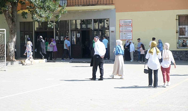Muş'ta KPSS Lisans Sınavı'nın ilk oturumu başladı