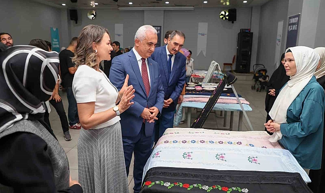 Muş'ta TÜGVA'nın yılsonu sergisi beğeni topladı