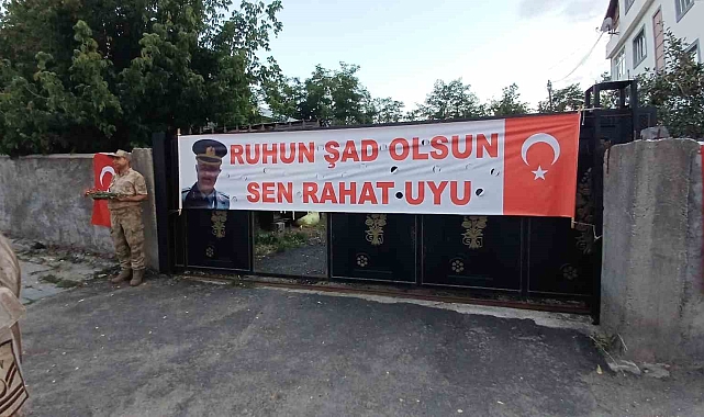 Muş'un Malazgirt ilçesi şehidini rahmetle andı, şehit edildiği yere karanfiller bırakıldı