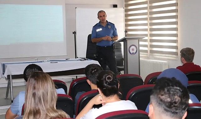 Polis vazife ve salahiyetleri kanunu eğitimi verildi