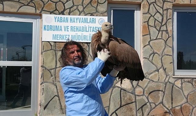 Prof. Dr. Aslan: "Çok sayıda zoonoz hastalık yaban hayvanlarından insana bulaşmaktadır"