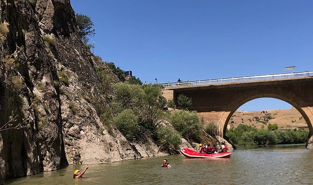 Rafting Serinletiyor