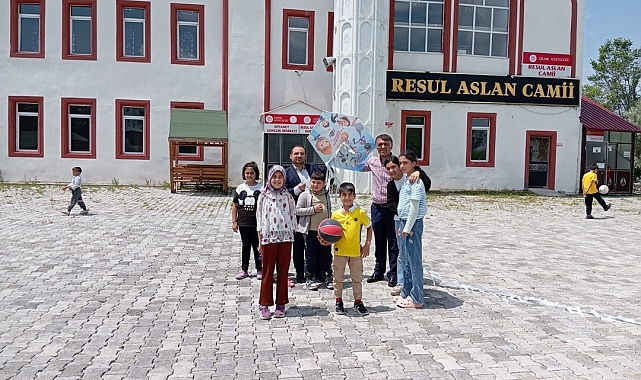 Resul Aslan Camii Yaz Kur'an Kursunda Uçurtma Şenliği
