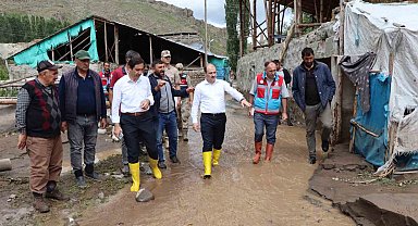 Sele dönüştü Oltu'da sağanak yağış