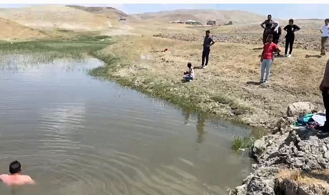 Serinlemek için gölete giren çocuk boğuldu